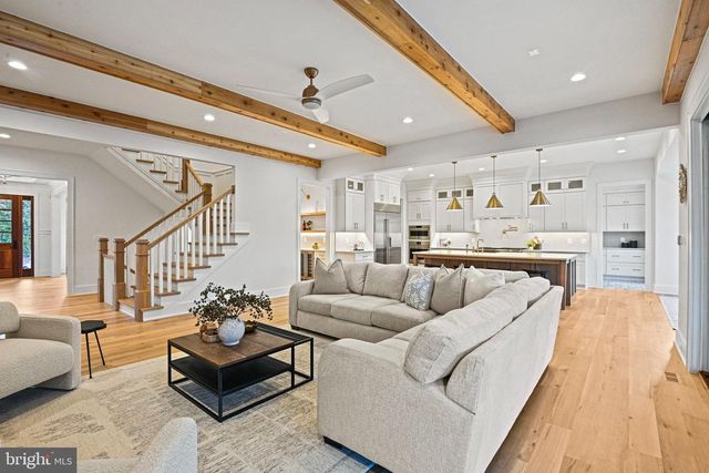 352 AYR HILL AVE NE, Vienna, VA 22180