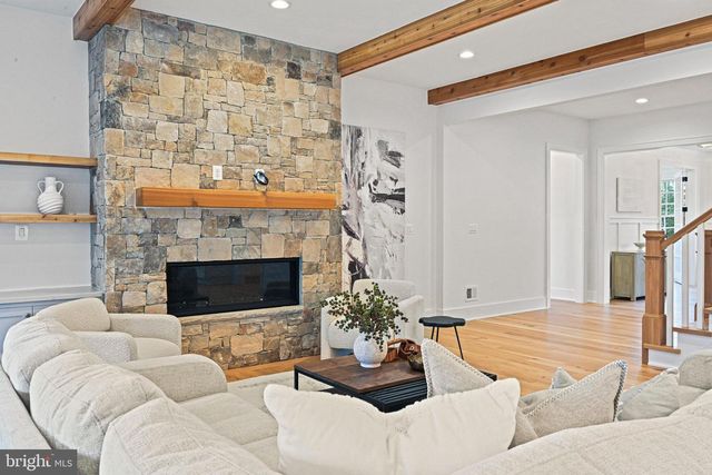 352 AYR HILL AVE NE, Vienna, VA 22180