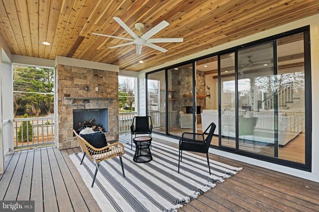 352 AYR HILL AVE NE, Vienna, VA 22180