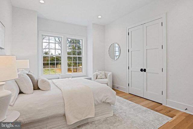 352 AYR HILL AVE NE, Vienna, VA 22180