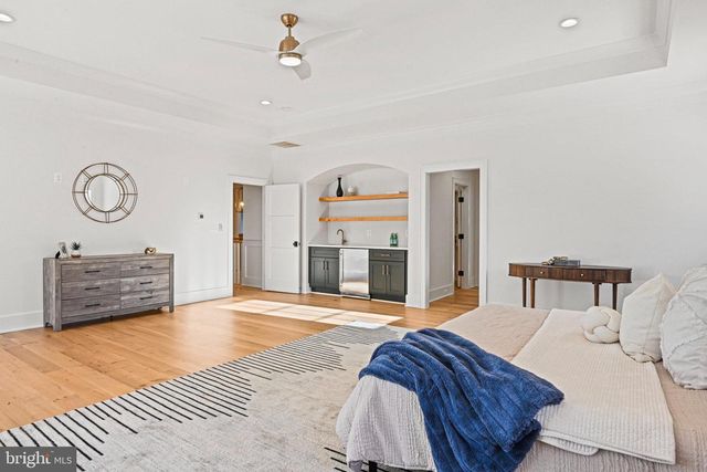 352 AYR HILL AVE NE, Vienna, VA 22180