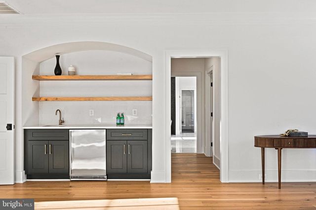 352 AYR HILL AVE NE, Vienna, VA 22180