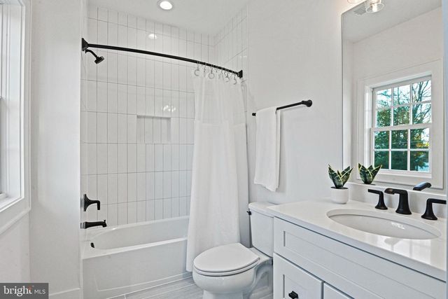 352 AYR HILL AVE NE, Vienna, VA 22180