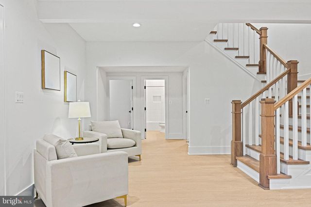 352 AYR HILL AVE NE, Vienna, VA 22180