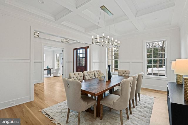 352 AYR HILL AVE NE, Vienna, VA 22180