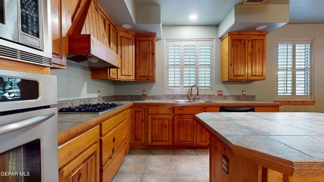 5932 Anapaula Drive, El Paso, TX 79932