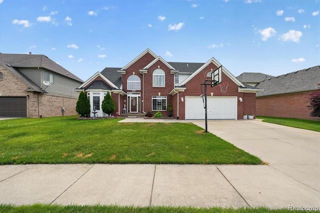 48166 Ellington Drive, Macomb, MI 48044