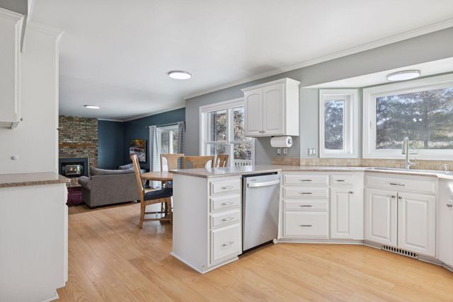 4645 Shenandoah Lane N, Plymouth, MN 55446