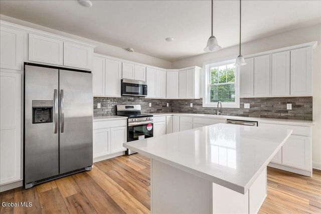 14 Brookhaven Court, Wilton, NY 12866