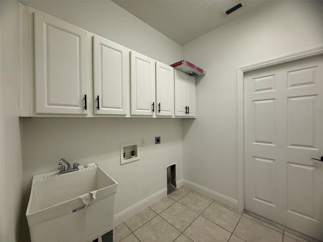 725 COUNTRY WALK COVE, Eagle Lake, FL 33839