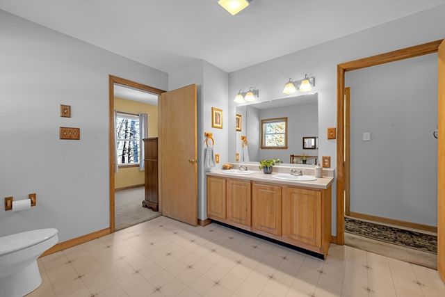 119 Taylor St, Littleton, MA 01460