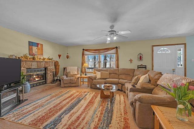 119 Taylor St, Littleton, MA 01460