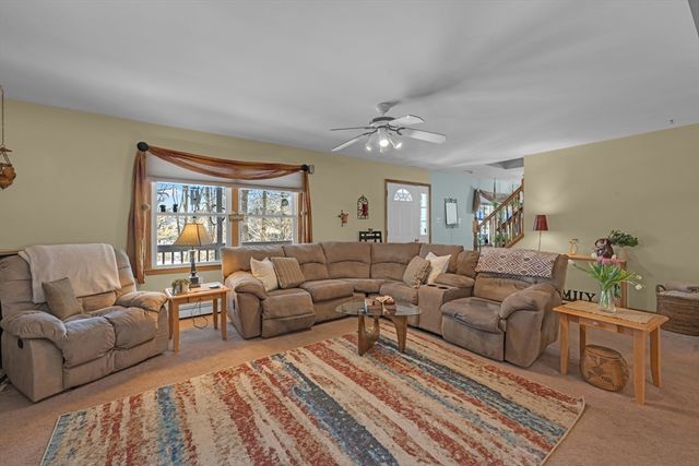 119 Taylor St, Littleton, MA 01460