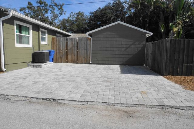 1116 30TH AVENUE N, St Petersburg, FL 33704