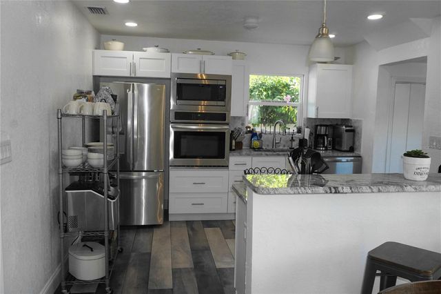 1116 30TH AVENUE N, St Petersburg, FL 33704