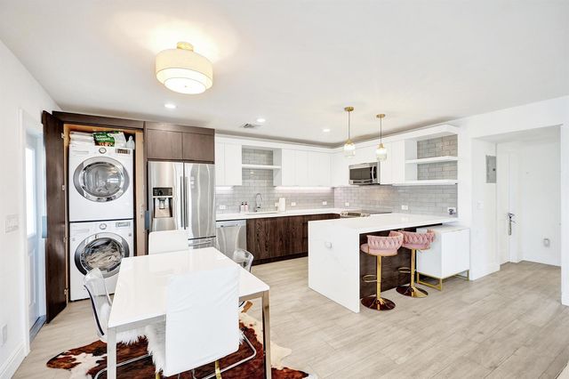 2050 NE 39th Street 101, Fort Lauderdale, FL 33308