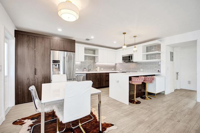 2050 NE 39th Street 101, Fort Lauderdale, FL 33308