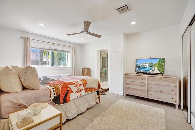 2050 NE 39th Street 101, Fort Lauderdale, FL 33308