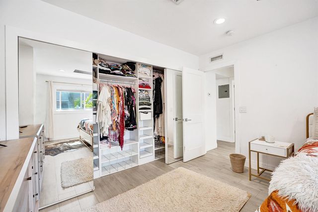 2050 NE 39th Street 101, Fort Lauderdale, FL 33308