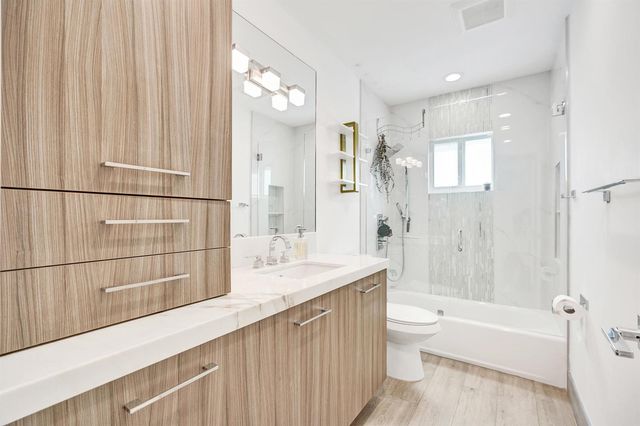 2050 NE 39th Street 101, Fort Lauderdale, FL 33308