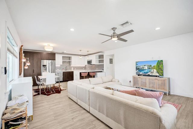 2050 NE 39th Street 101, Fort Lauderdale, FL 33308
