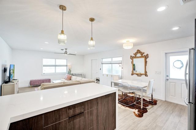 2050 NE 39th Street 101, Fort Lauderdale, FL 33308