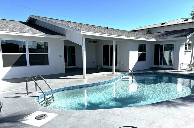 403 28TH STREET, Holmes Beach, FL 34217