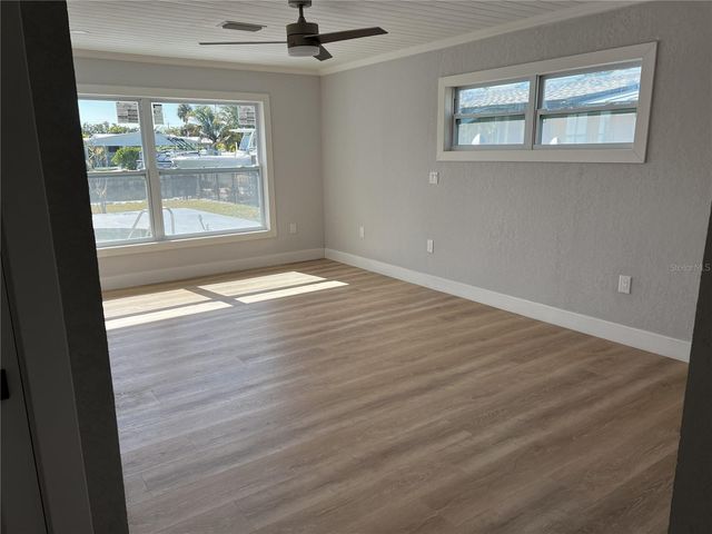 403 28TH STREET, Holmes Beach, FL 34217