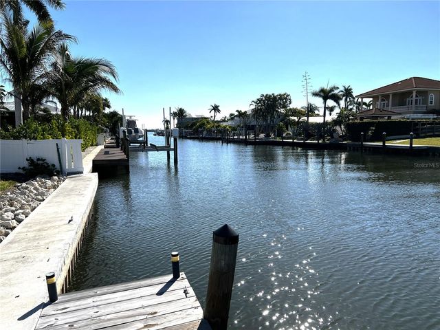 403 28TH STREET, Holmes Beach, FL 34217