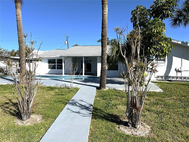 403 28TH STREET, Holmes Beach, FL 34217