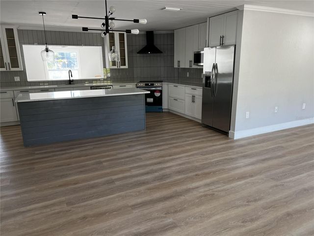 403 28TH STREET, Holmes Beach, FL 34217