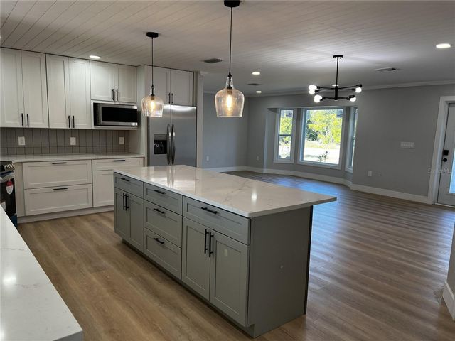 403 28TH STREET, Holmes Beach, FL 34217