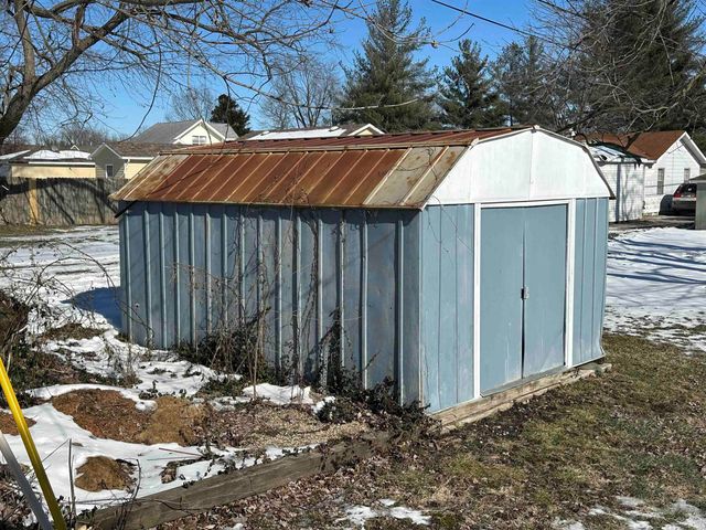 715 W Oak Street, Mitchell, IN 47446