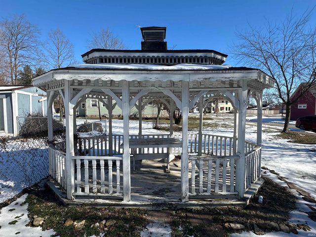 715 W Oak Street, Mitchell, IN 47446