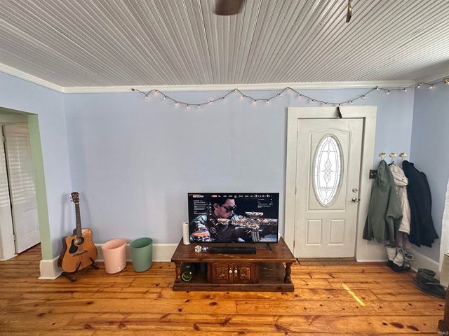 715 W Oak Street, Mitchell, IN 47446