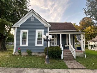 715 W Oak Street, Mitchell, IN 47446