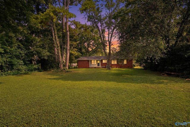 2703 Pinetree Lane, Huntsville, AL 35810