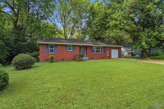 2703 Pinetree Lane, Huntsville, AL 35810