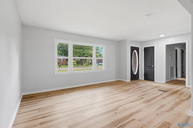 2703 Pinetree Lane, Huntsville, AL 35810