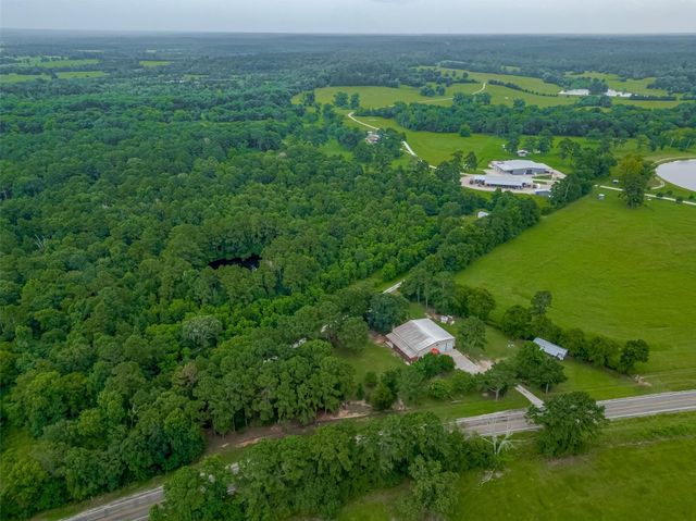 602 Fm 2693 Rd East, New Waverly, TX 77358