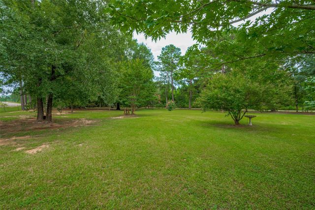 602 Fm 2693 Rd East, New Waverly, TX 77358