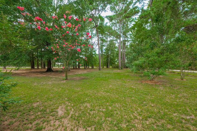 602 Fm 2693 Rd East, New Waverly, TX 77358