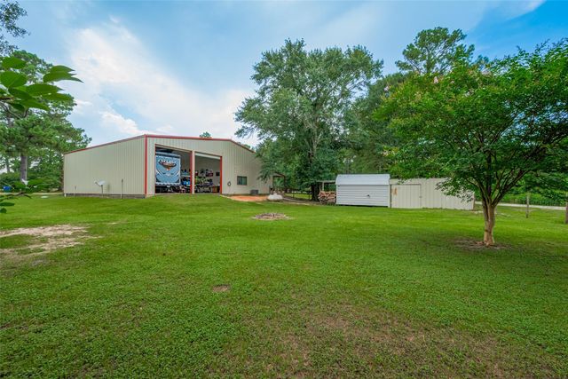 602 Fm 2693 Rd East, New Waverly, TX 77358