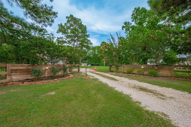 602 Fm 2693 Rd East, New Waverly, TX 77358