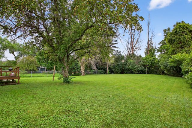 312 Pinecrest Court SW, Pine Island, MN 55963
