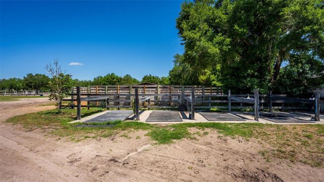 18350 SE 42ND PLACE, Morriston, FL 32668