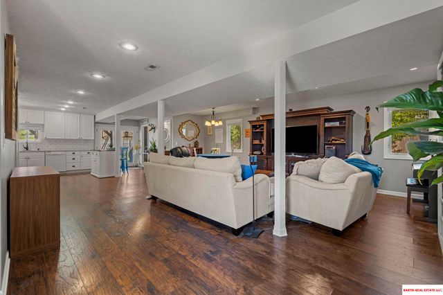 16604 Main Street, Bellevue, NE 68123