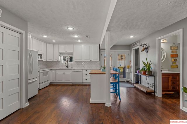 16604 Main Street, Bellevue, NE 68123