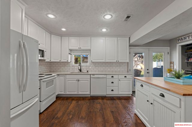 16604 Main Street, Bellevue, NE 68123
