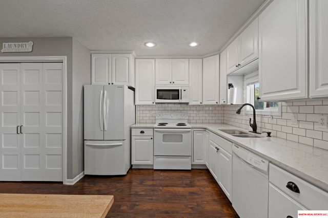 16604 Main Street, Bellevue, NE 68123